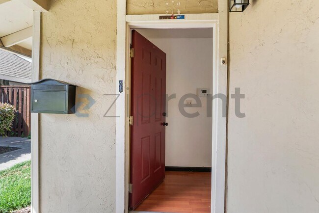 Photo - 2095 Olivera Rd