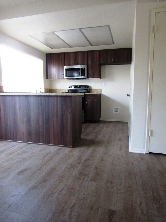 Photo - Mountain Shadow Apartments