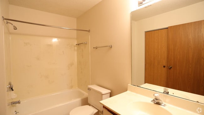Hall full bath