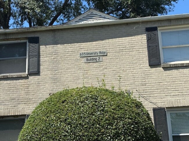 Photo - Downtown living at its best!  Remodeled - ...