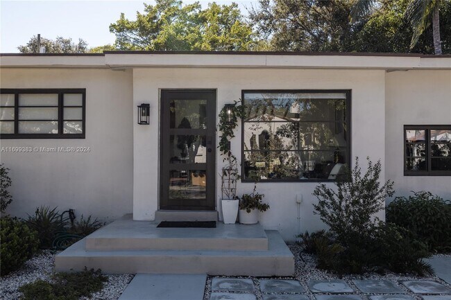 Photo - 56 NE 46th St