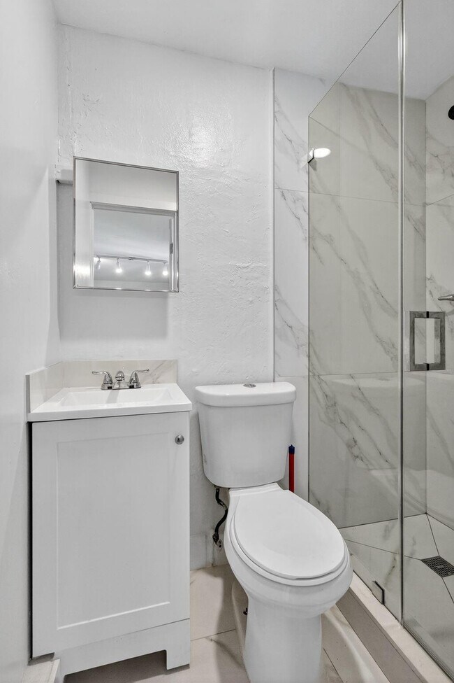 Photo - 40 NW 68th St