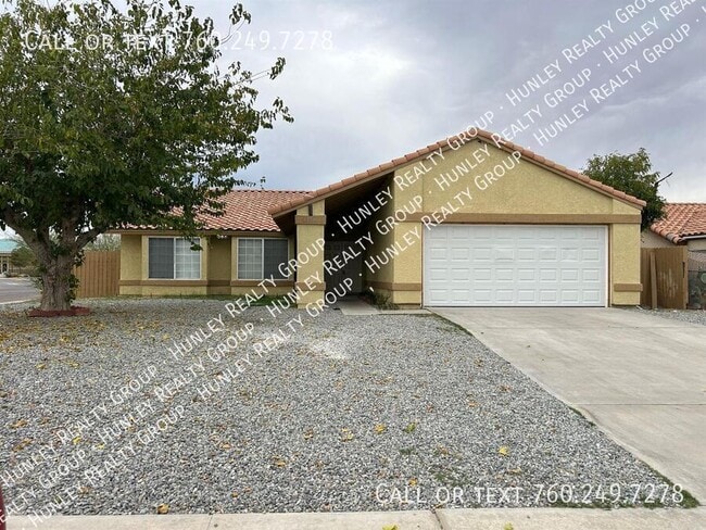 Building Photo - 13560 La Villa Dr