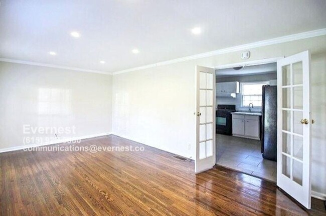 Photo - 300 Ladybird Dr