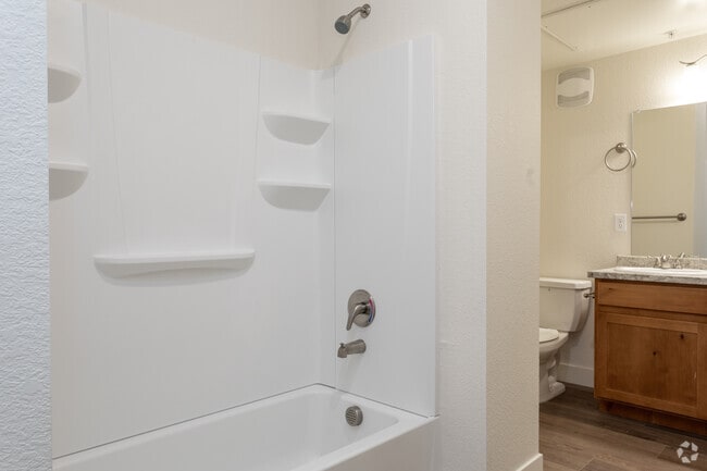 1BR, BA - 790SF