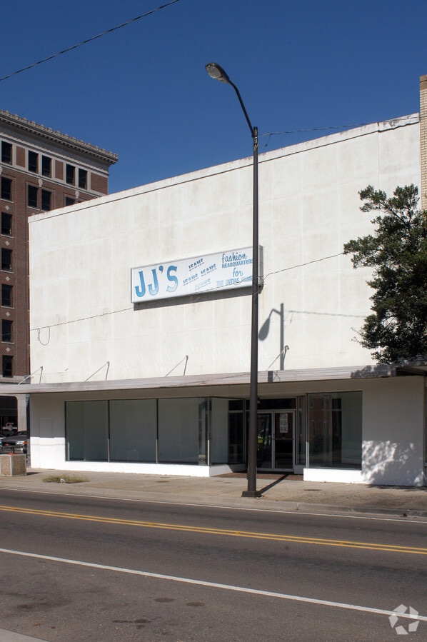 Photo - Baker Building Apartments