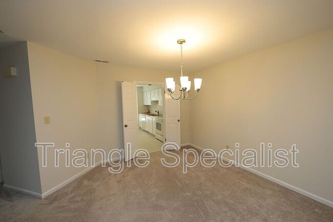 Photo - 112 Mossbark Ln