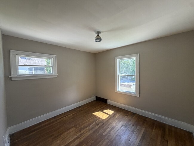 Photo - 14300 Darwin Ave