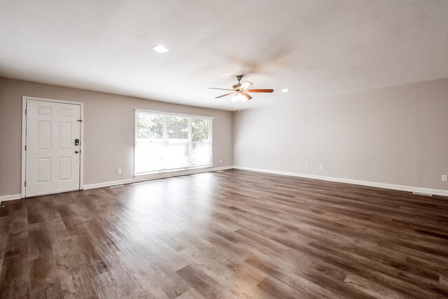 Photo - 6022 Belle Meade Ct