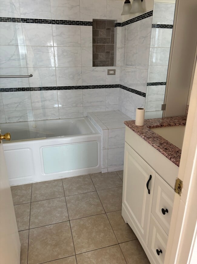 Photo - 132 Almendio Ln