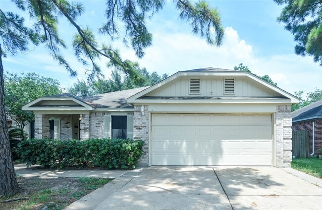 Photo - 17902 Autumn Hills Dr House