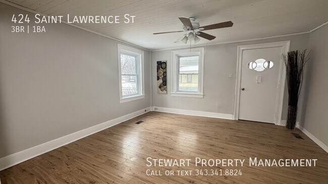 Photo - 424 St Lawrence St