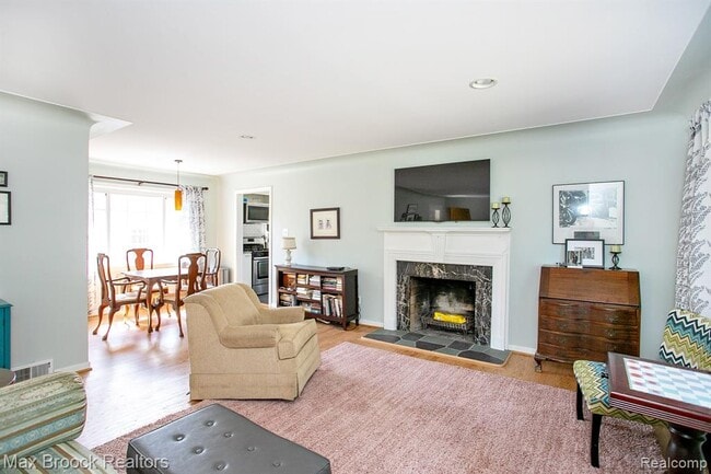 Photo - 4163 Amherst Rd