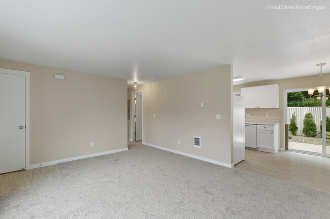 Livingroom - 151 N 29th Ave Unit C