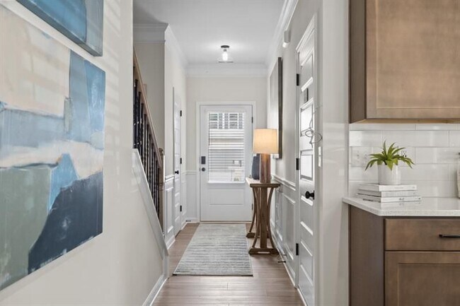 Photo - 700 Shetland Trl