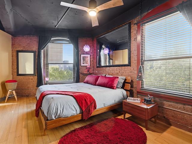 Building Photo - 910 Houston St Unit 305