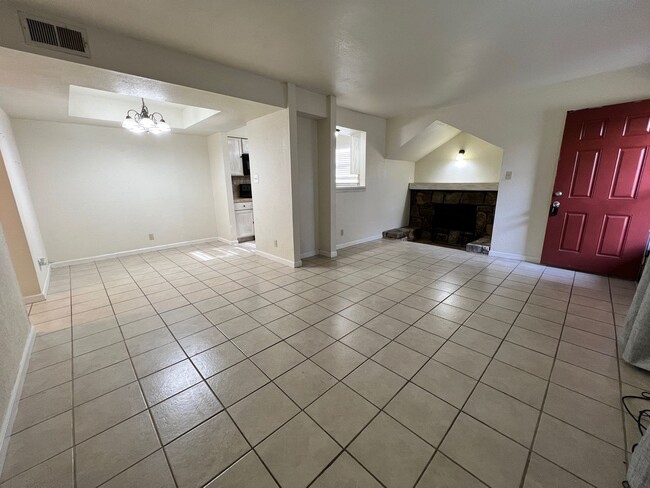 Photo - ground floor 1 bedroom condo!