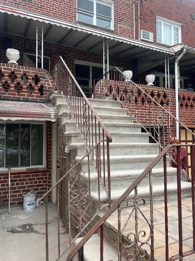 Building Photo - 238 E 88th St Unit 1 Rental