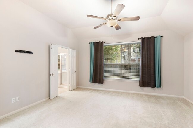 Photo - 35 Auburn Path Dr