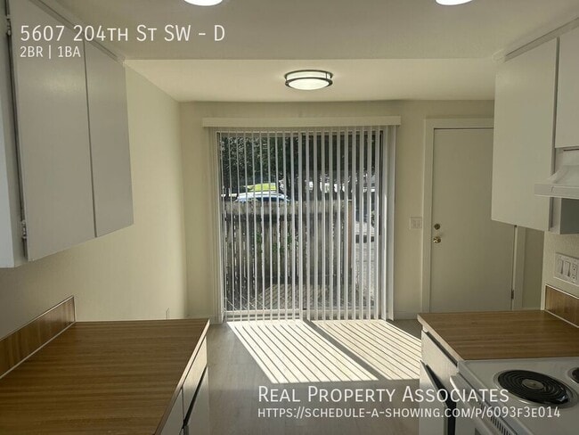 Photo - 5607 204th St SW Unidad D
