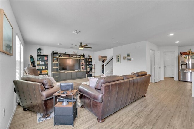 Photo - 14152 Calderwood St