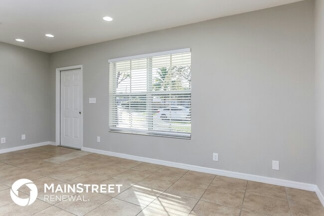 Photo - 5819 Wilson St