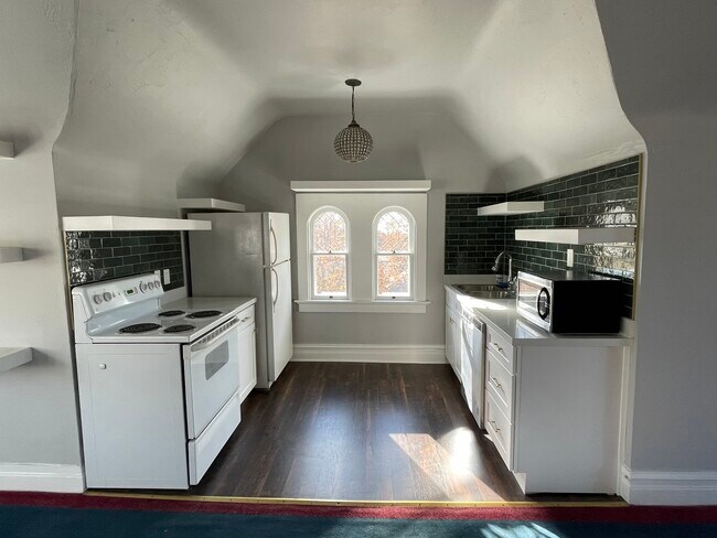 Photo - 1007 E 1st Ave