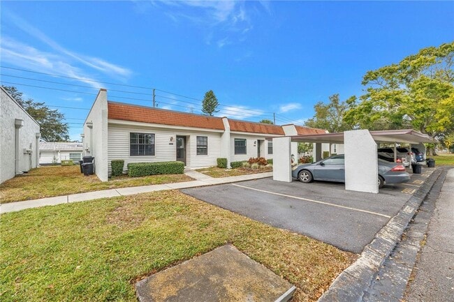 Building Photo - 9224 Mission Oaks Blvd