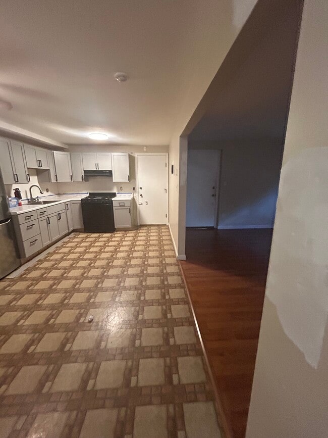 Photo - 14 Tiffany Rd Unit 1