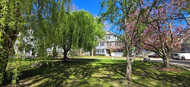 Building Photo - 39 Court St