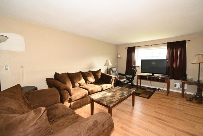 Building Photo - 2 bedroom in Kitimat BC V8C 1G8