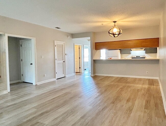 Building Photo - 200 Sandestin Ln Unit APT 1416