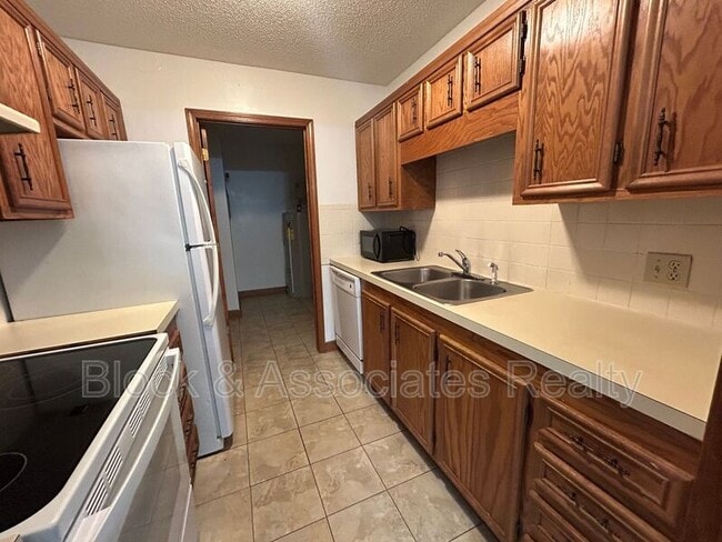 Photo - 316 Windsor Manor Way