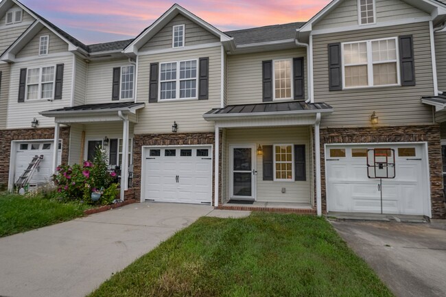 Spacious 2-Story Townhome with Finished Ba... - Spacious 2-Story Townhome with Finished Ba...