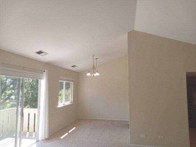 Photo - 1027 Auburn Ln