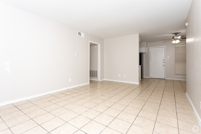 2 habitaciones, 2 baños, 1050 pies cuadrados - Trails of Wedgewood Apartments