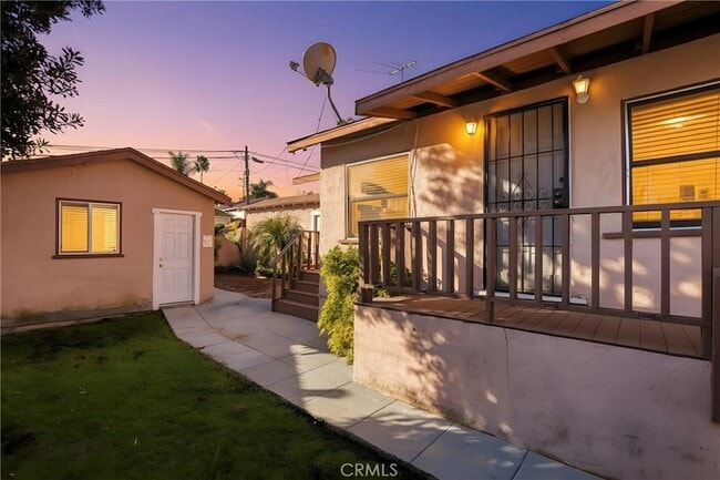 Photo - 959 W 17th St