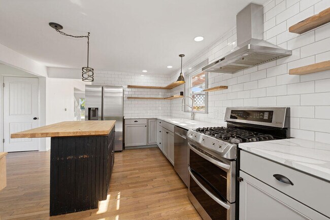 Photo - N1033 Co Rd K