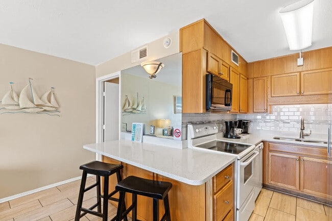 Photo - 8743 Thomas Dr Unit SI FL10-ID1355042P