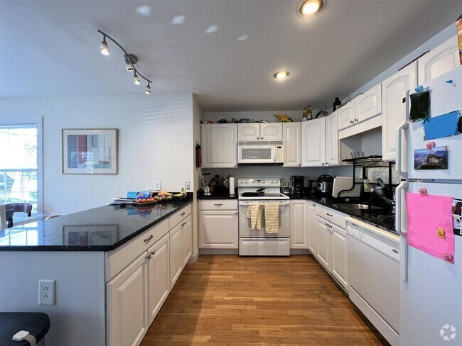 Building Photo - 89 Pearson Ave Unit 1 Rental