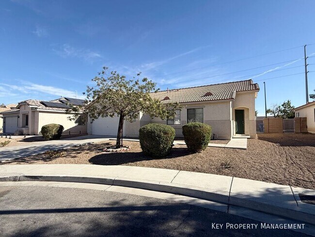 Building Photo - 5718 Royal Sands St