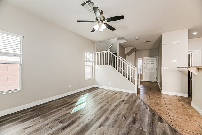 Photo - 932 Maple Pines Ave