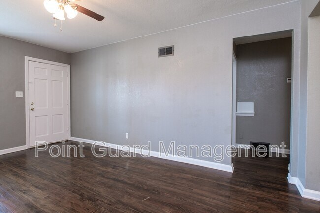 Photo - 4710-4740 E. Mt. Vernon - 4740