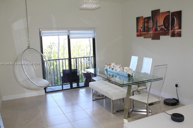 Photo - 8015 NW 104th Ave Unidad 23