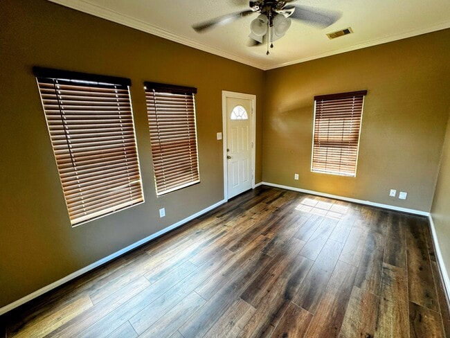 Photo - 507 N 78th St