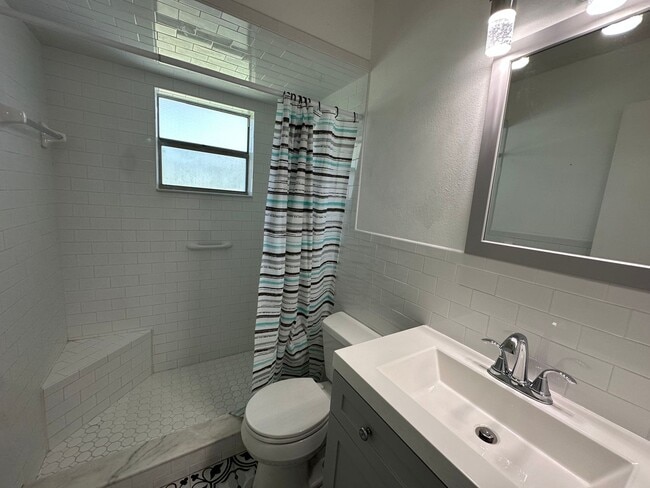 Photo - Adorable 2/1/1 nestled on an acre