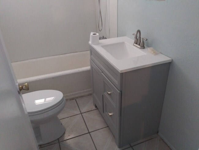 Photo - 346 E Murphy St