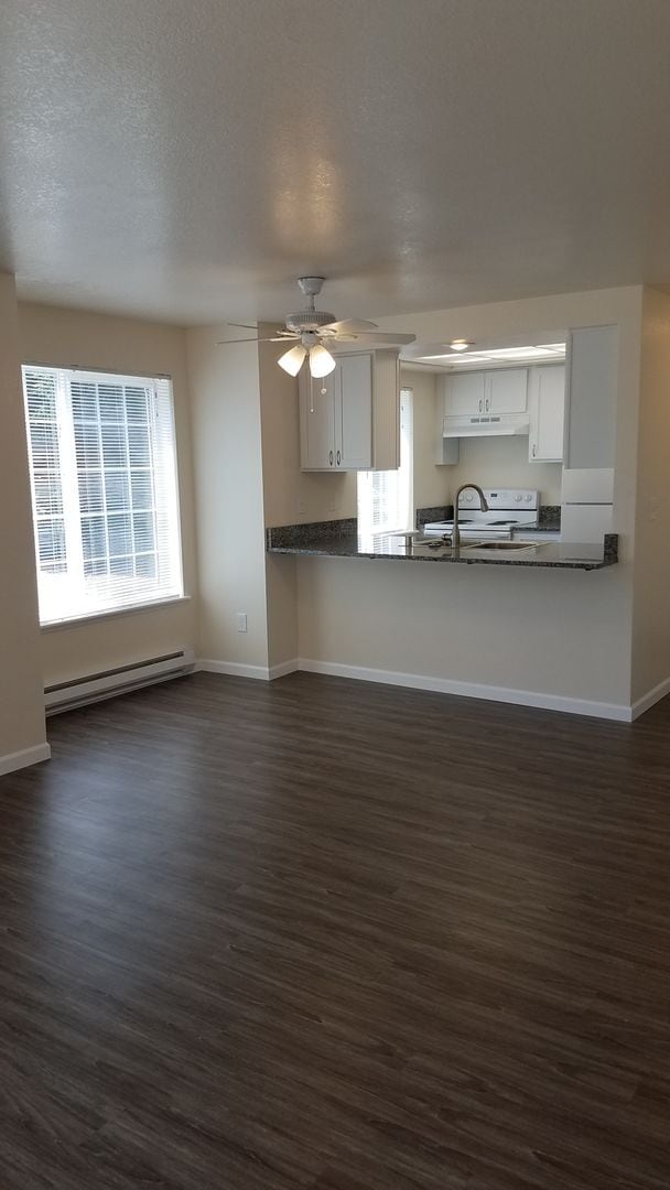 Photo - 5680 Eagle Pkwy Unit #2