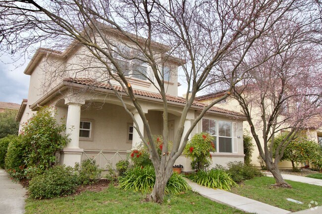 Building Photo - West Davis 4 Bedroom 2.5 Bathroom Home Rig...