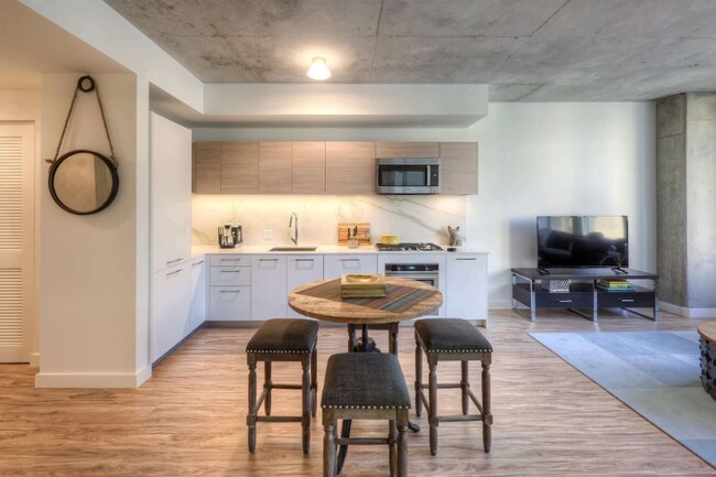 Photo - 620 W Randolph St